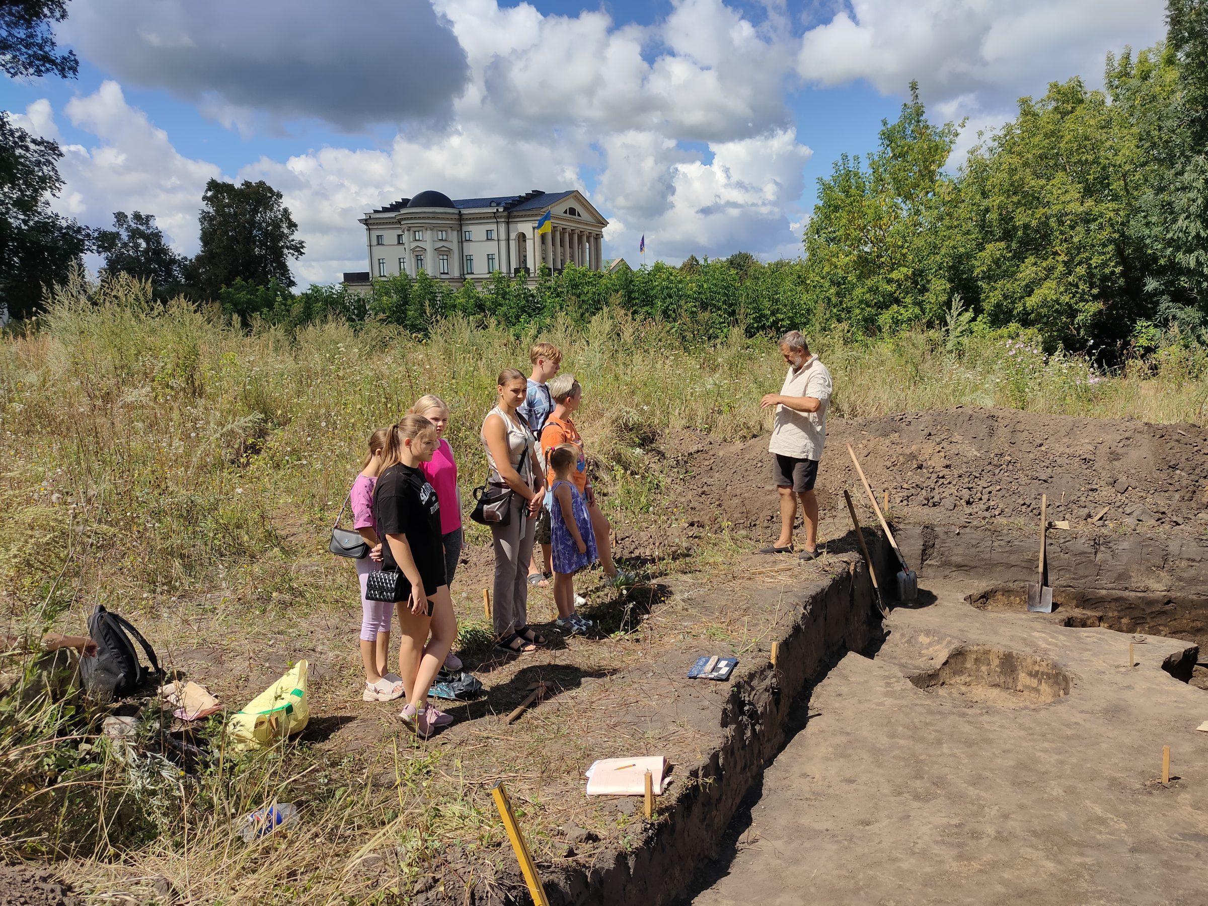 Archaeological excavations continue in the Baturyn Reserve despite the war