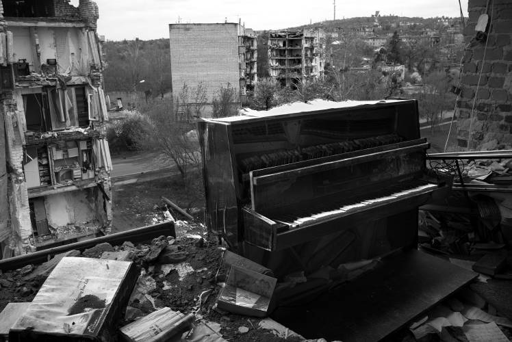 American photographer Patrick Patterson exhibited his photographs, which highlighted Russian war crimes in Ukraine, at the U.S. Capitol
